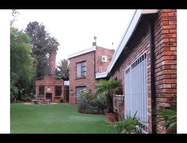 4 BEDROOM HOUSE FOR SALE IN SUNWARD PARK